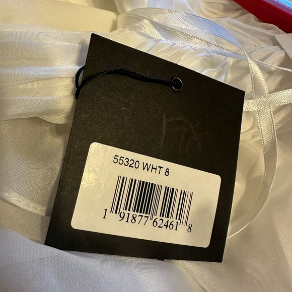 (4/311) ❤️ BNWT MAC DUGGAL
High Low Tiered Gown with Built In Bodysuit #55320 - Picture 8 of 11